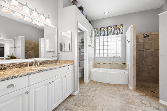 1134 SIGNATURE DRIVE, Sun City Center, FL 33573