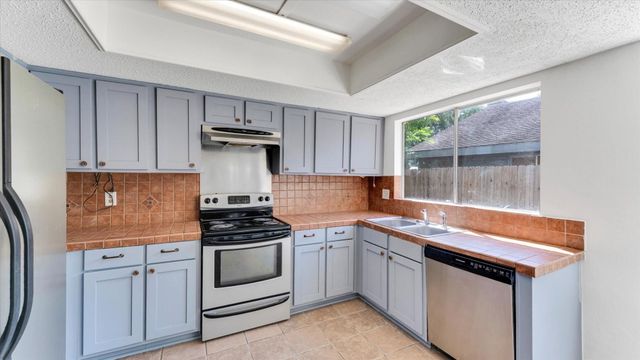 12826 Palm Desert Lane, Houston, TX 77099