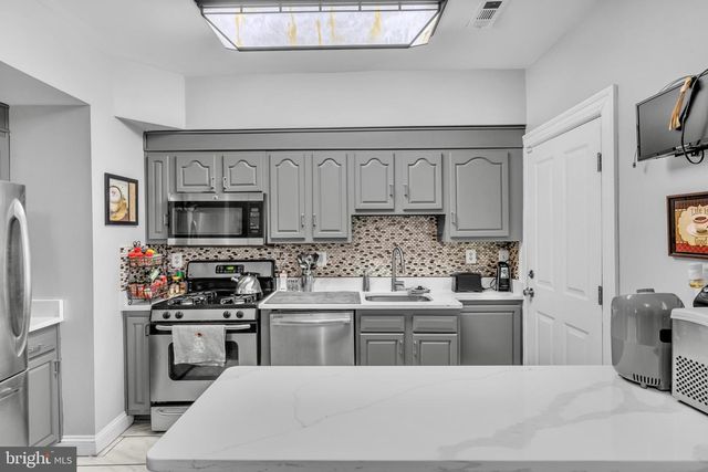 2546 DRUID HILL AVE, Baltimore, MD 21217