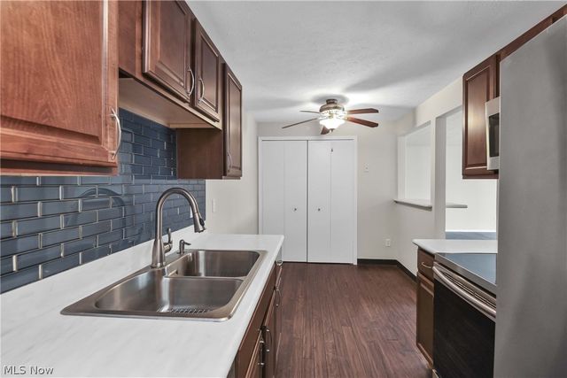 26195 Raintree Boulevard B4, Olmsted Falls, OH 44138