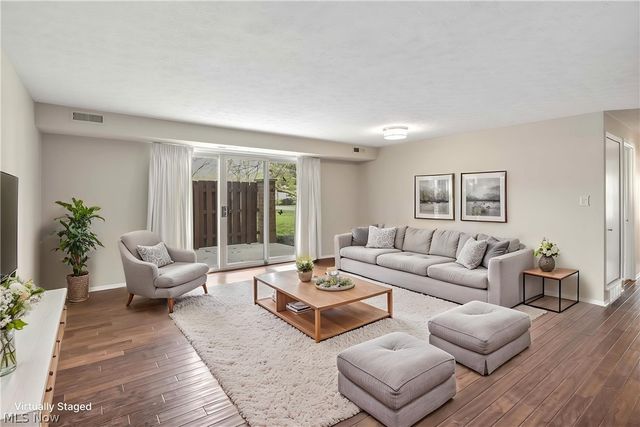 26195 Raintree Boulevard B4, Olmsted Falls, OH 44138