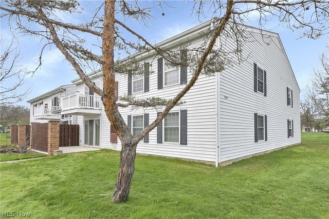 26195 Raintree Boulevard B4, Olmsted Falls, OH 44138