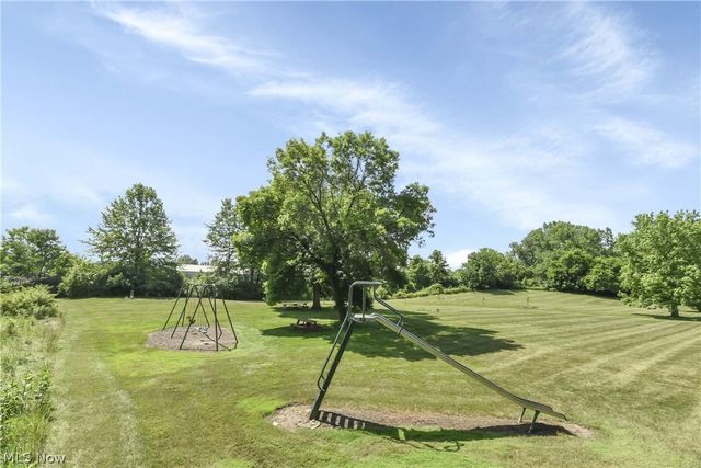 26195 Raintree Boulevard B4, Olmsted Falls, OH 44138