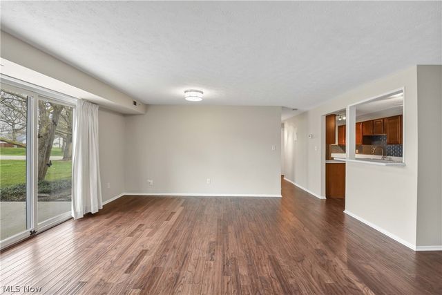 26195 Raintree Boulevard B4, Olmsted Falls, OH 44138