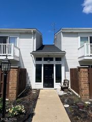 26195 Raintree Boulevard B4, Olmsted Falls, OH 44138