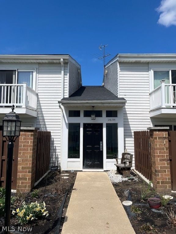 26195 Raintree Boulevard B4, Olmsted Falls, OH 44138