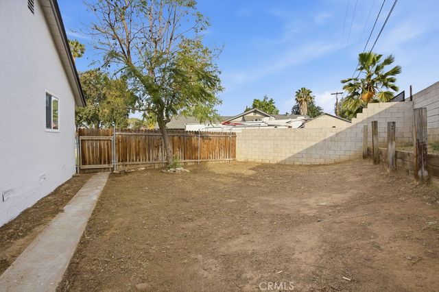 8574 Holly Ln, Riverside, CA 92504
