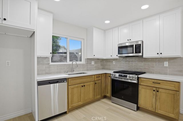 8574 Holly Ln, Riverside, CA 92504