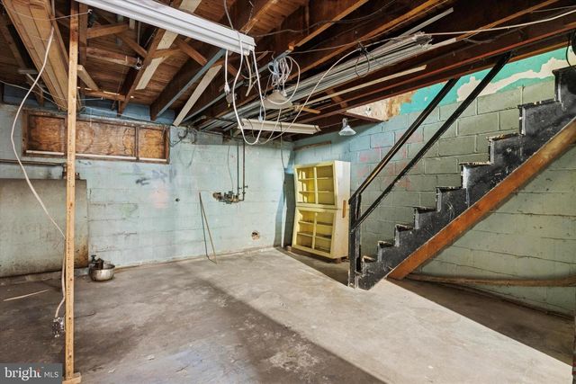 1964 LAKEVIEW RD, Wilmington, DE 19805