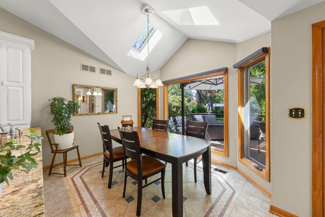 105 Thrush Lane, Naperville, IL 60540