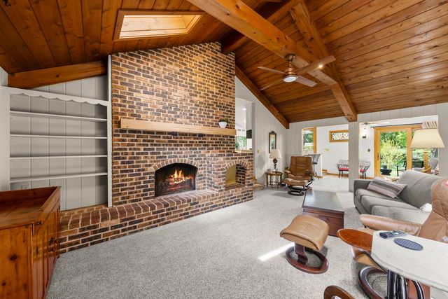 105 Thrush Lane, Naperville, IL 60540