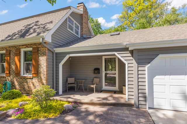 105 Thrush Lane, Naperville, IL 60540