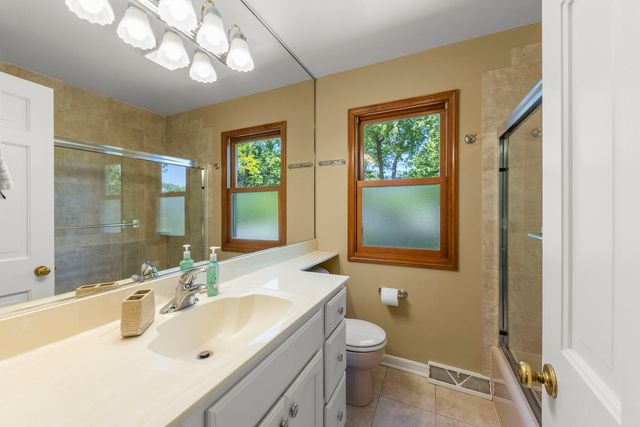 105 Thrush Lane, Naperville, IL 60540