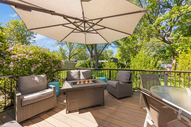 105 Thrush Lane, Naperville, IL 60540