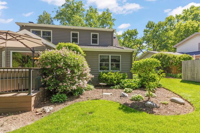 105 Thrush Lane, Naperville, IL 60540