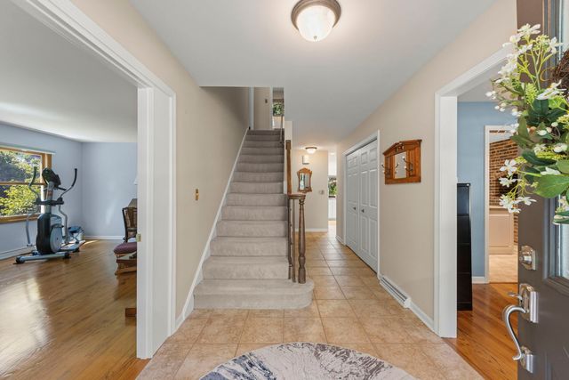 105 Thrush Lane, Naperville, IL 60540