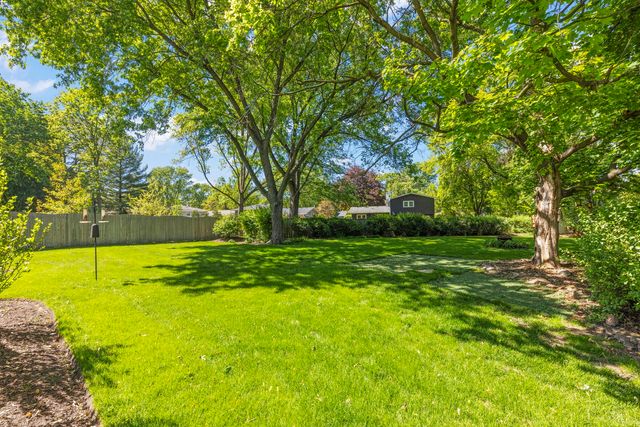 105 Thrush Lane, Naperville, IL 60540