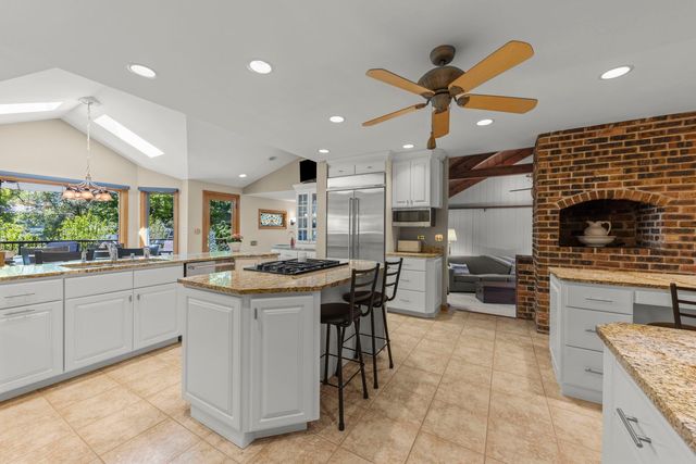 105 Thrush Lane, Naperville, IL 60540