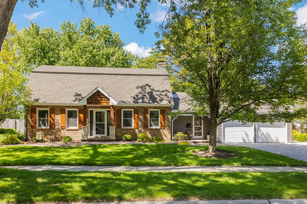 105 Thrush Lane, Naperville, IL 60540