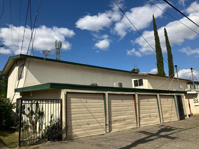 110 E Dakota Avenue, Fresno, CA 93704