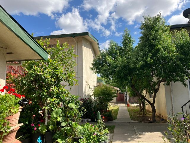 110 E Dakota Avenue, Fresno, CA 93704