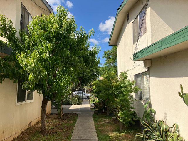 110 E Dakota Avenue, Fresno, CA 93704