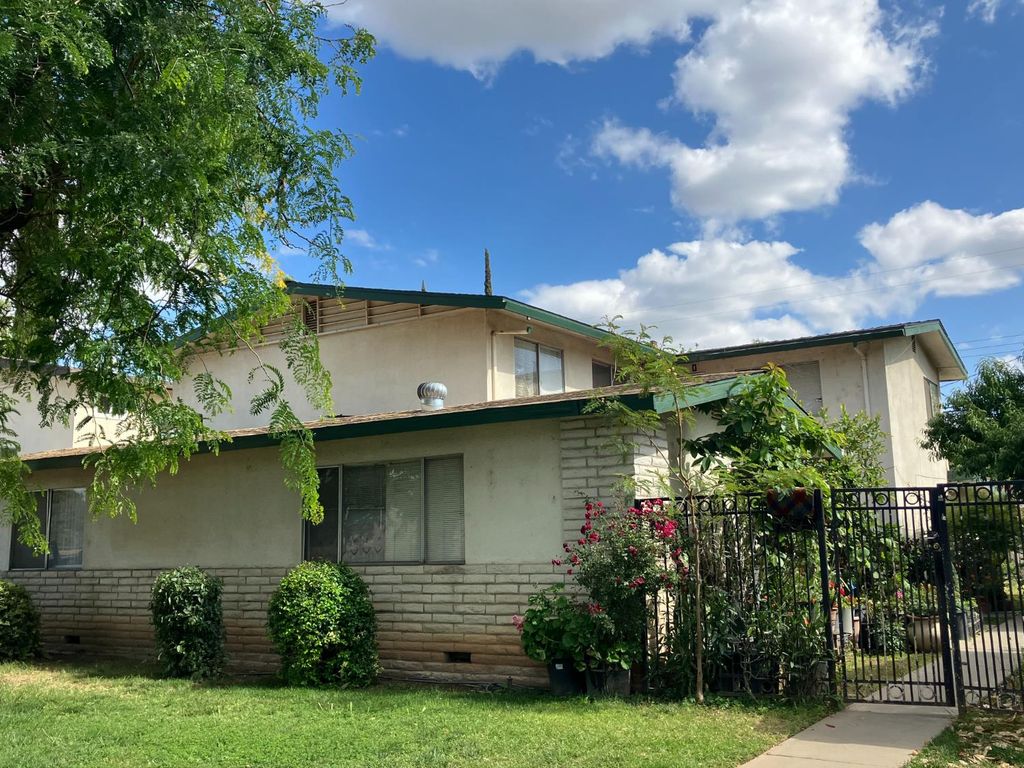 110 E Dakota Avenue, Fresno, CA 93704