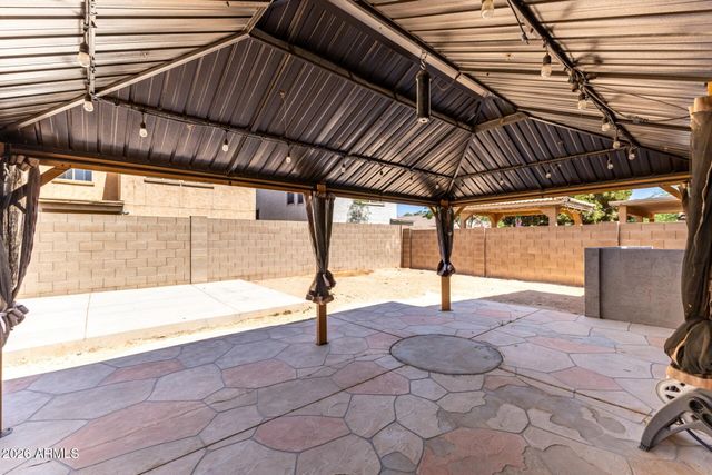440 E SADDLE Way, San Tan Valley, AZ 85143