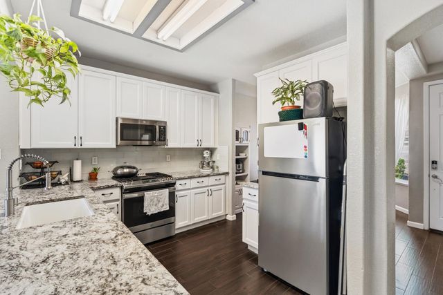 1320 Emerald Oak Rd, Roseville, CA 95678