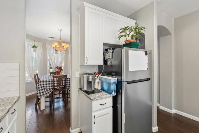 1320 Emerald Oak Rd, Roseville, CA 95678