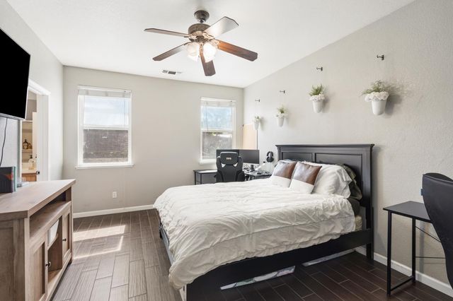 1320 Emerald Oak Rd, Roseville, CA 95678