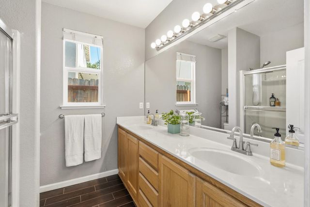 1320 Emerald Oak Rd, Roseville, CA 95678