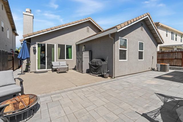 1320 Emerald Oak Rd, Roseville, CA 95678