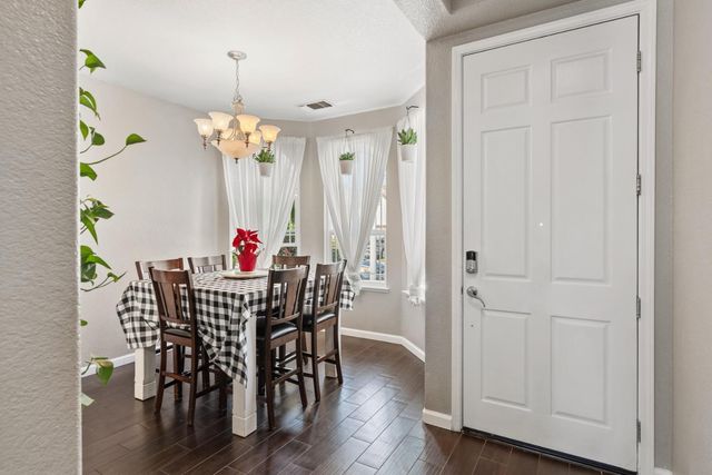 1320 Emerald Oak Rd, Roseville, CA 95678