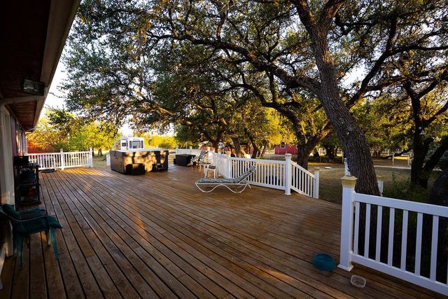 2501 Wayside DR, Wimberley, TX 78676
