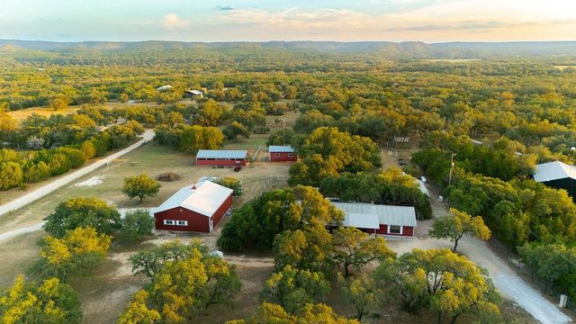 2501 Wayside DR, Wimberley, TX 78676