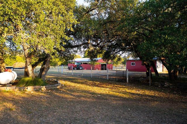 2501 Wayside DR, Wimberley, TX 78676