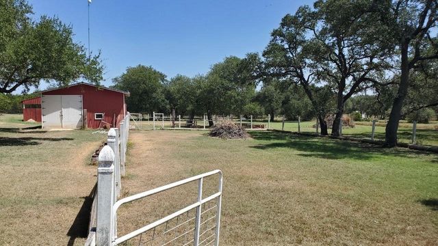 2501 Wayside DR, Wimberley, TX 78676