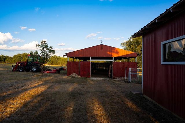 2501 Wayside DR, Wimberley, TX 78676