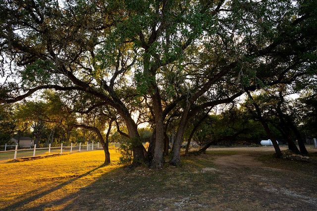 2501 Wayside DR, Wimberley, TX 78676