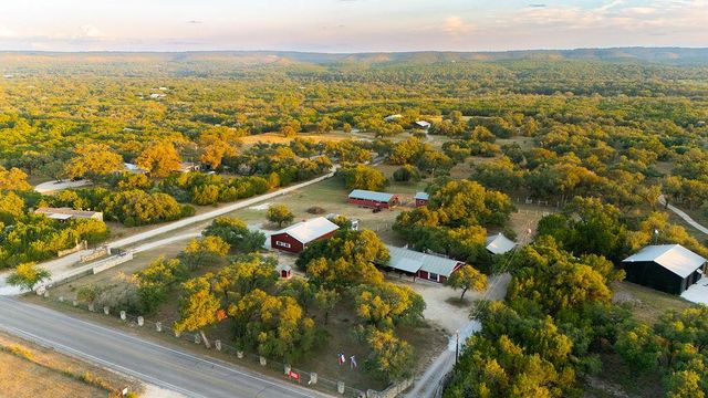 2501 Wayside DR, Wimberley, TX 78676