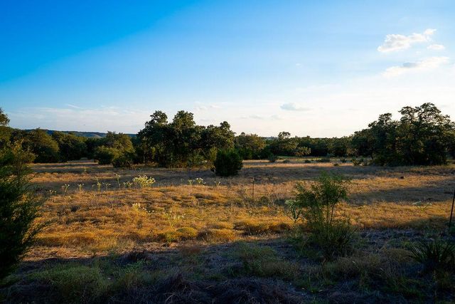 2501 Wayside DR, Wimberley, TX 78676