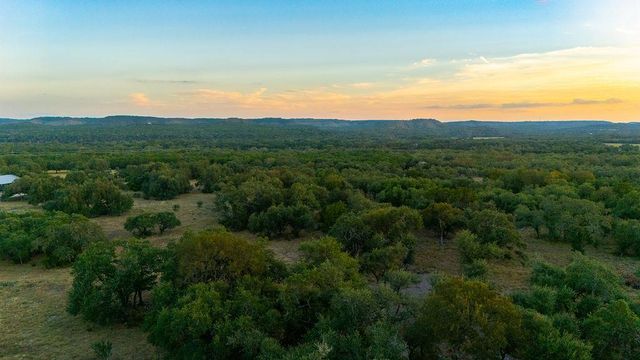 2501 Wayside DR, Wimberley, TX 78676