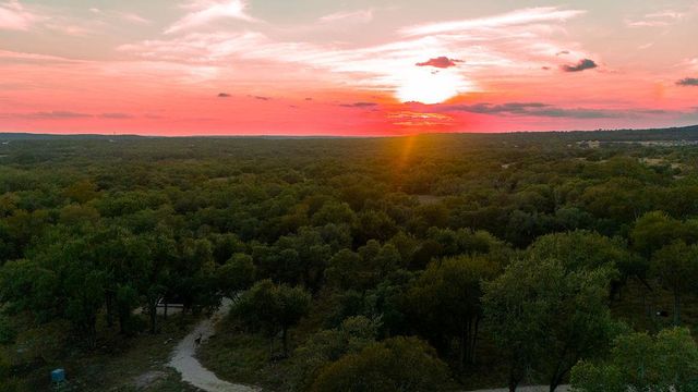 2501 Wayside DR, Wimberley, TX 78676