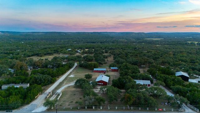 2501 Wayside DR, Wimberley, TX 78676