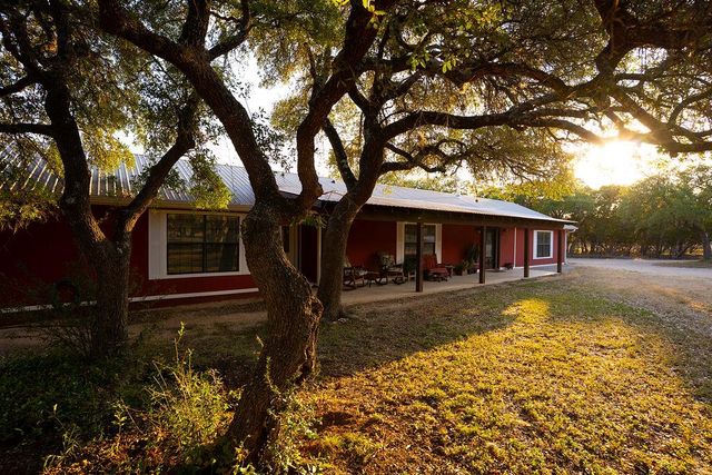 2501 Wayside DR, Wimberley, TX 78676