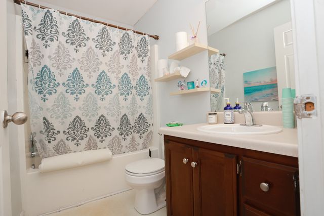 1118 Franklin Dr, Greenbrier, TN 37073