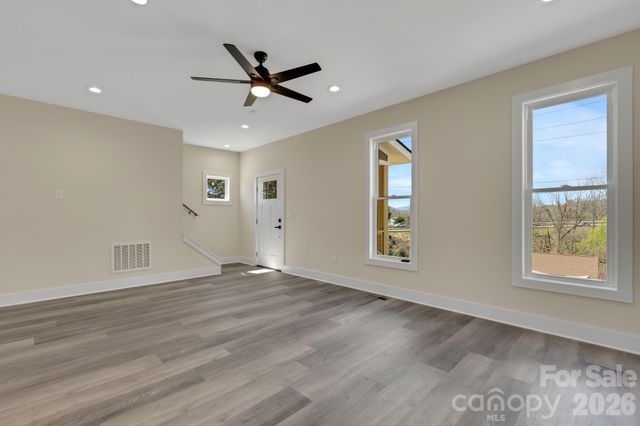 31 Elkwood Avenue, Asheville, NC 28804