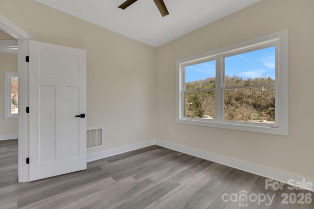 31 Elkwood Avenue, Asheville, NC 28804