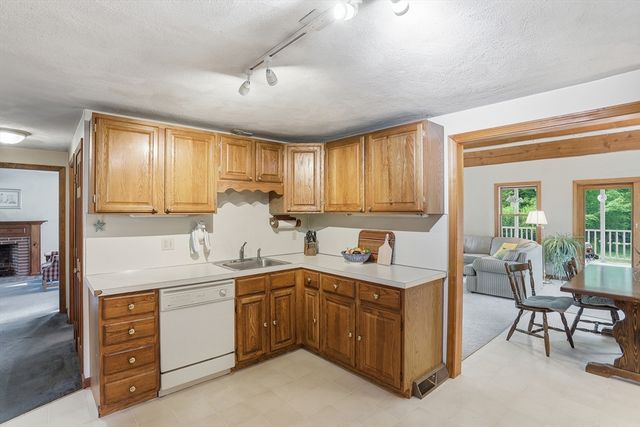 2 Checkerberry Lane, Littleton, MA 01460